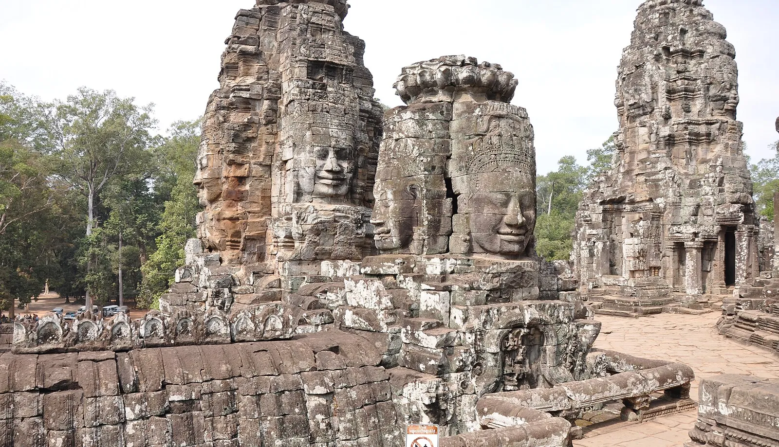 Faces de pedra do templo Bayon, em Angkor, no Camboja