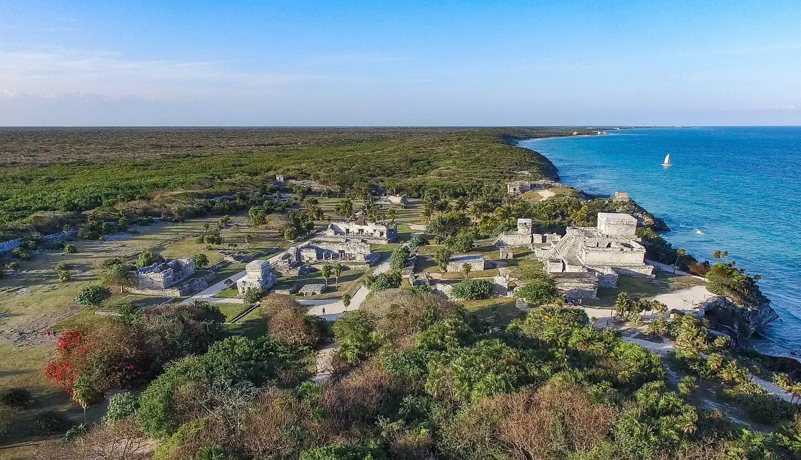 Ruínas maias de Tulum à beira do mar do Caribe, no México