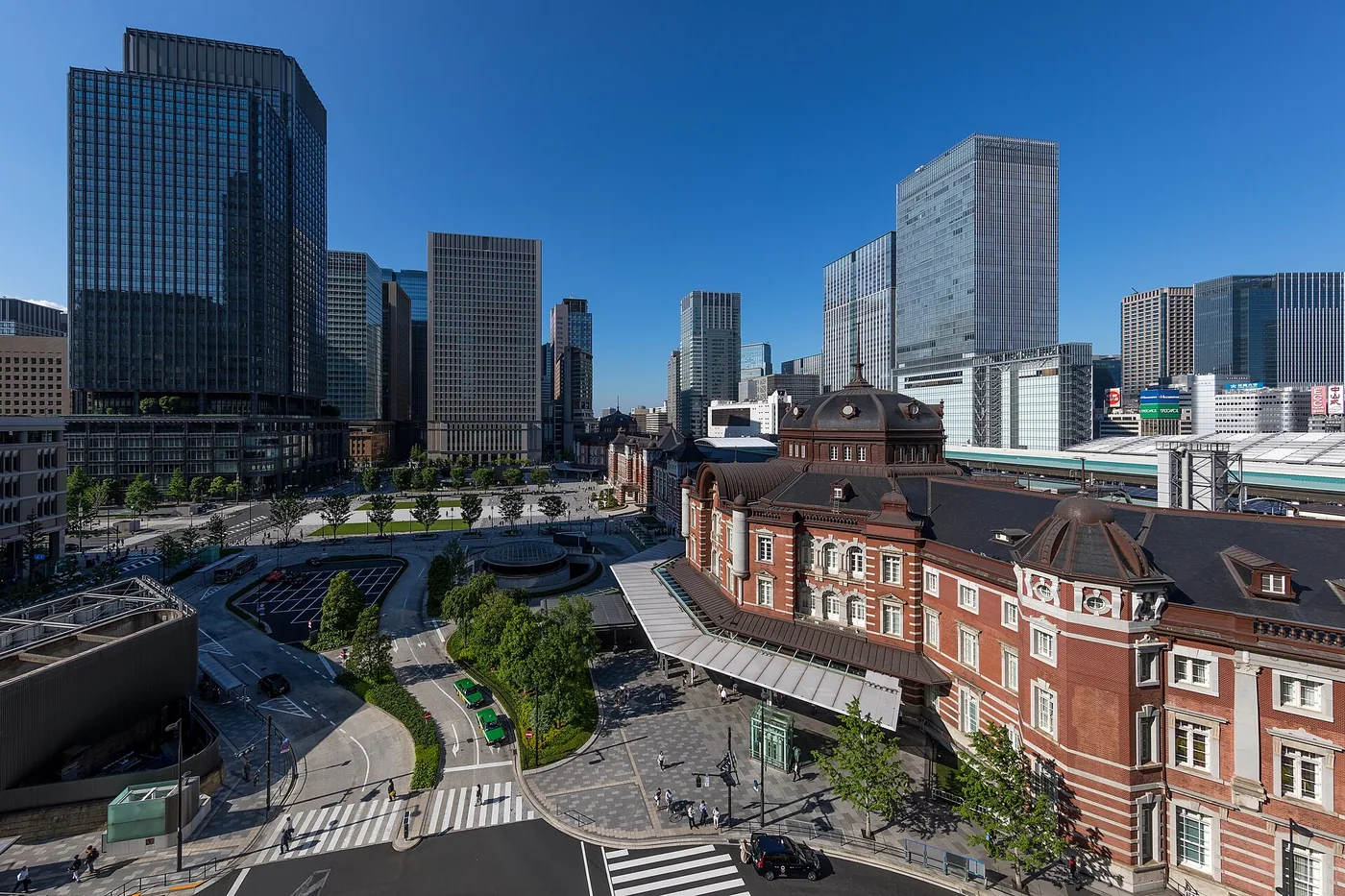 Prédio de tijolos vermelhos da Estação de Tóquio, em Marunouchi